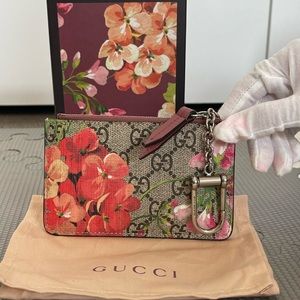 Authentic Gucci Blooms XL coin pouch brand new in box fits cards and coins